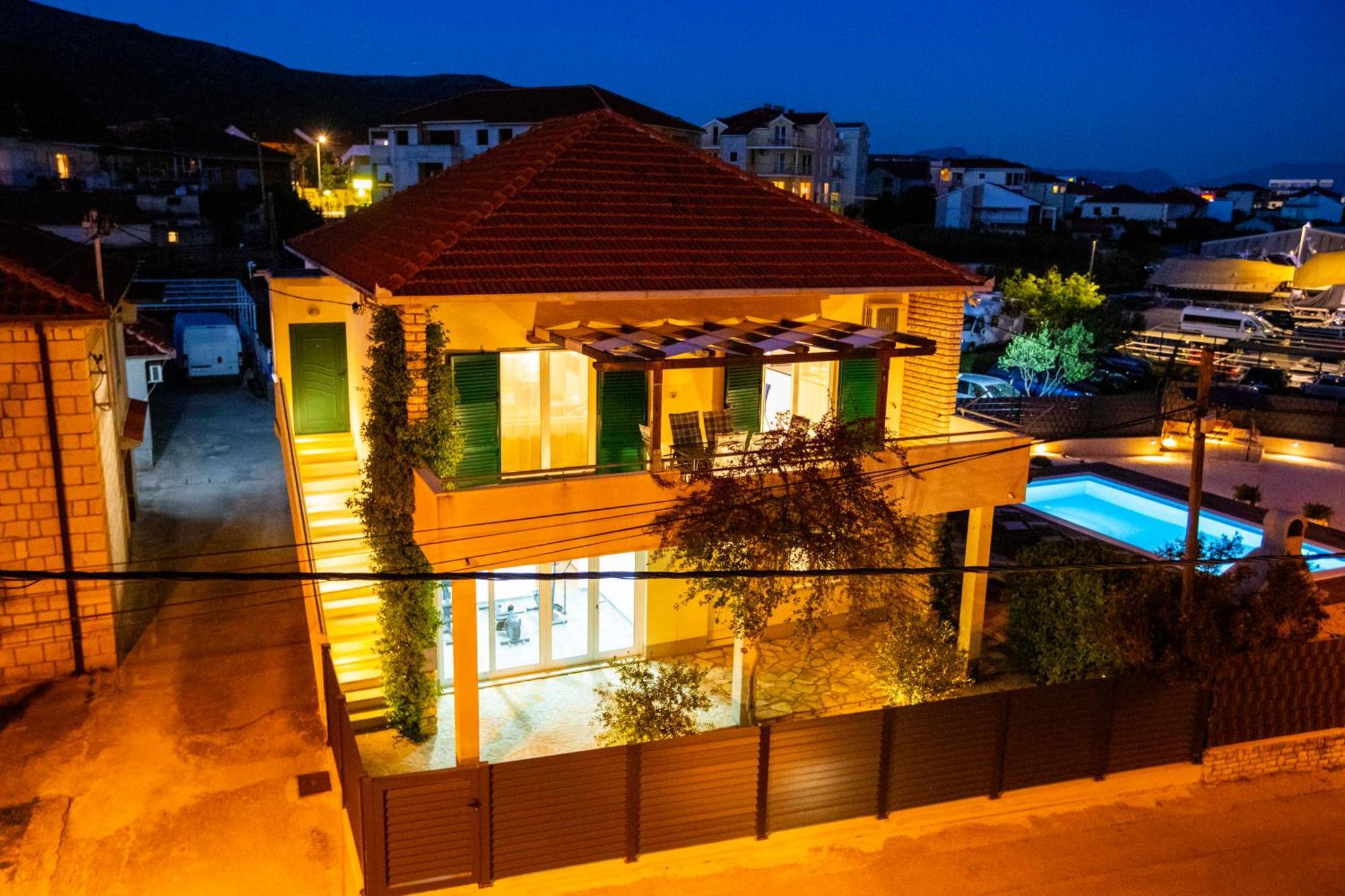 Apartment Laura Trogir Eksteriør billede