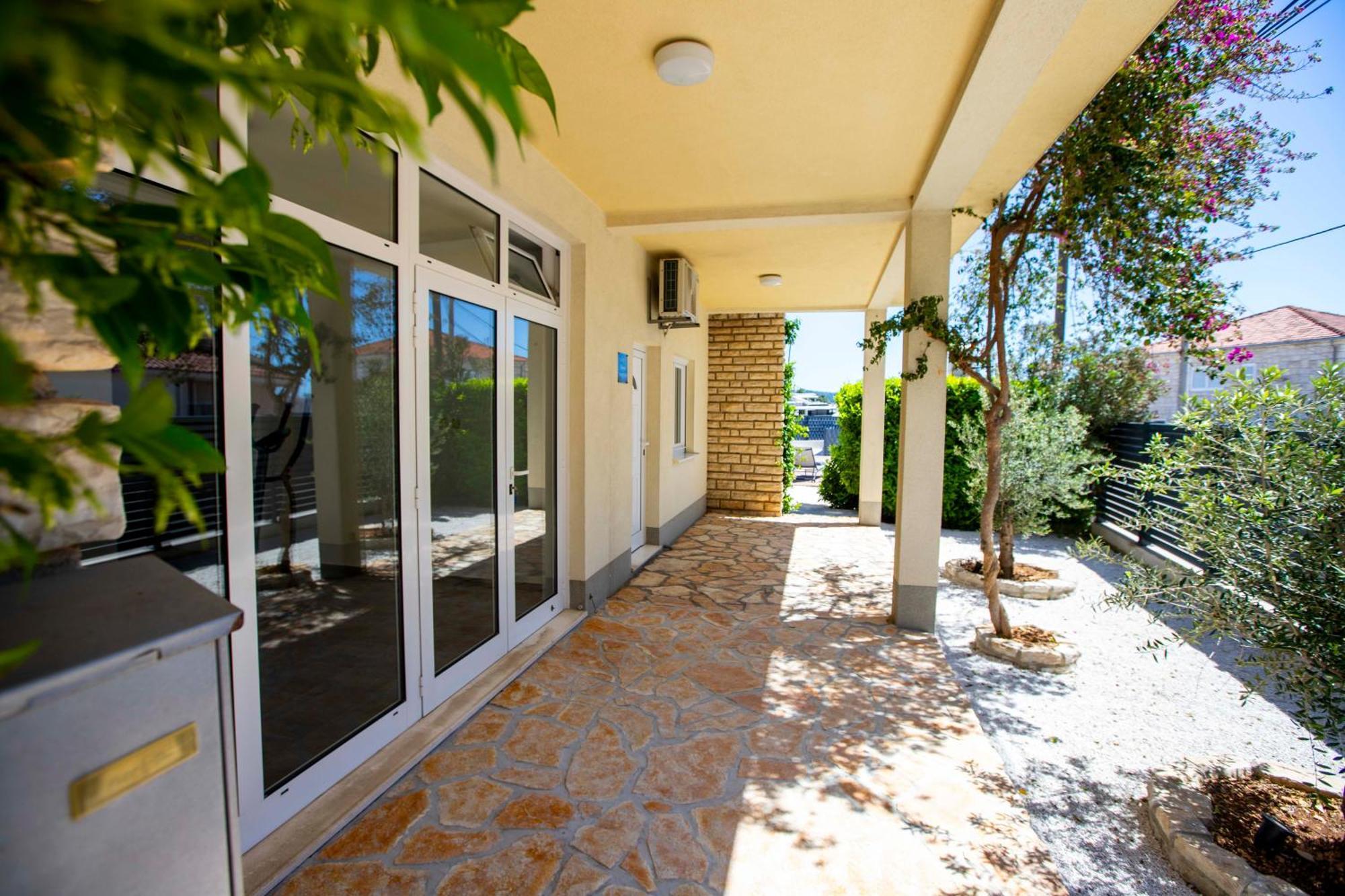 Apartment Laura Trogir Eksteriør billede