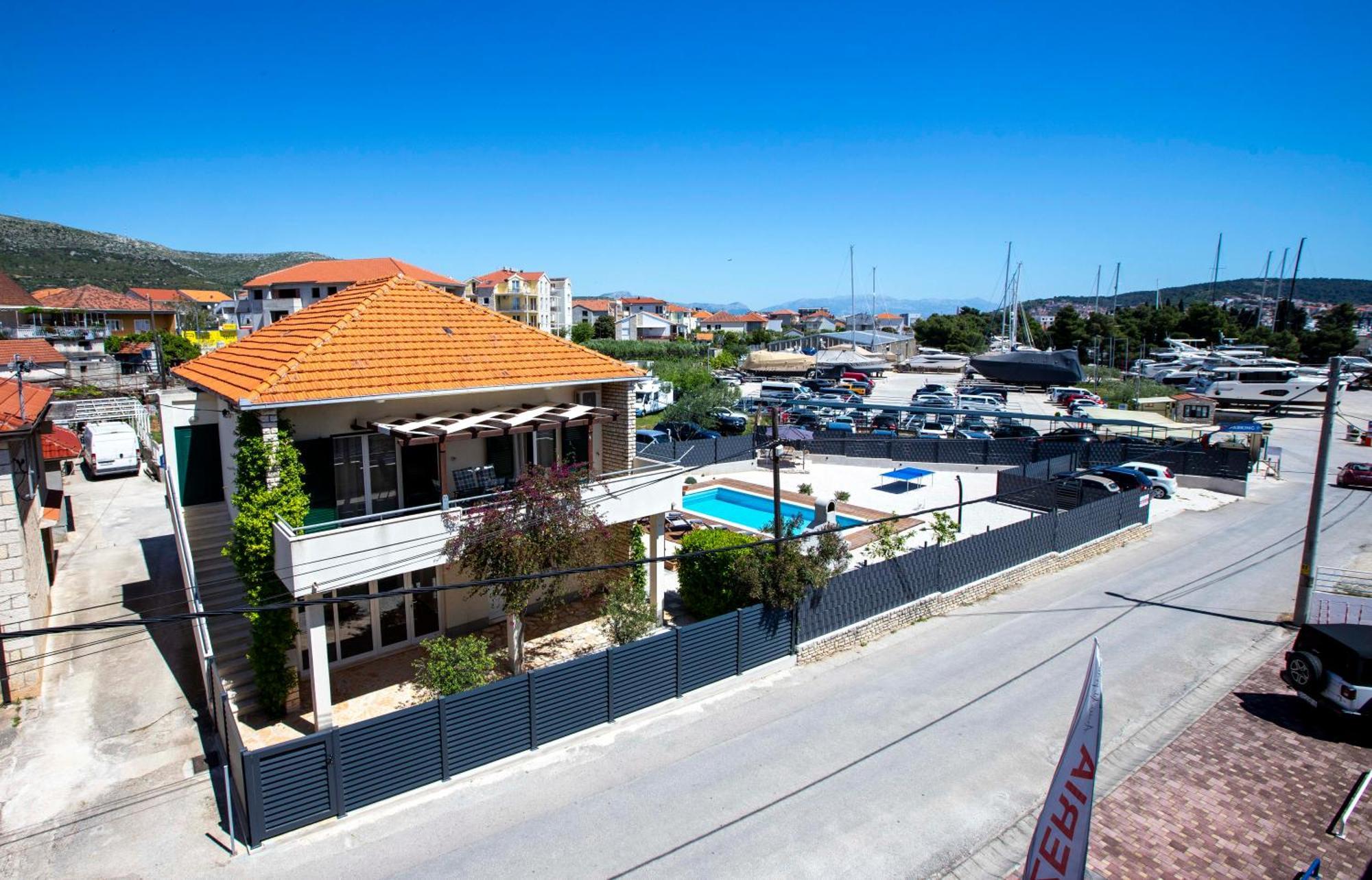 Apartment Laura Trogir Eksteriør billede