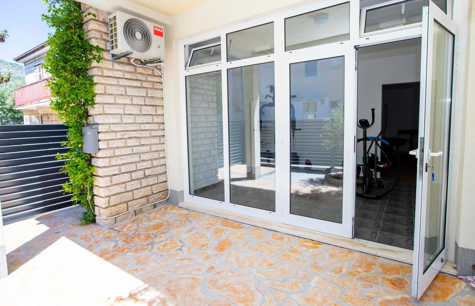 Apartment Laura Trogir Eksteriør billede